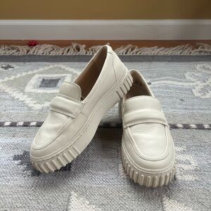 Clarks Mayhill Cream Leather Platform Loafers - 8 Wide